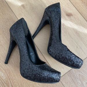 Black Glitter Heels 👠